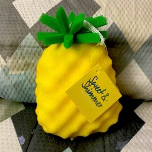 Free Pineapple 🍍 Shower Spunge With Any Purchase!